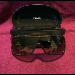 Pravda woman’s sunglasses